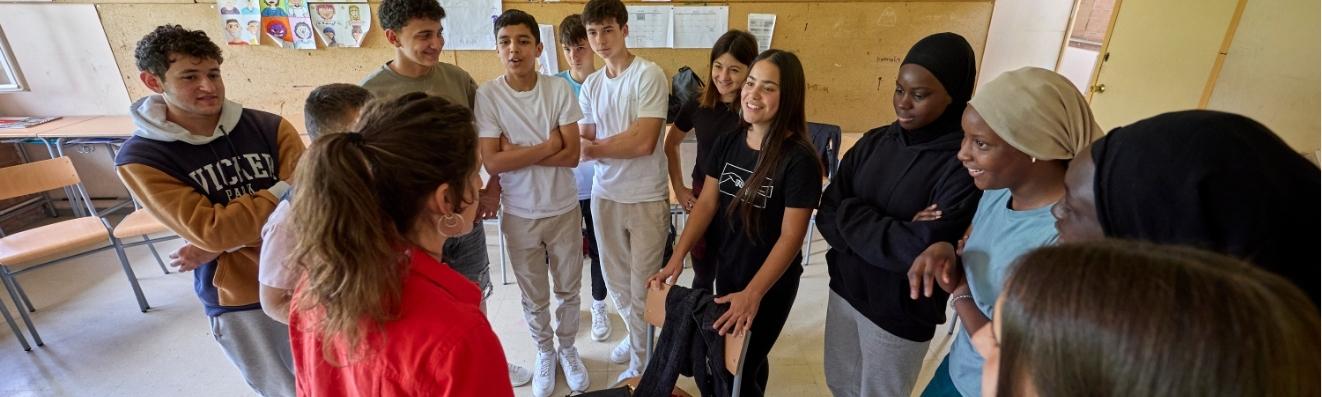 Alumnat d'ESO en un dels tallers de teatre del programa &quot;Sigues tu&quot;