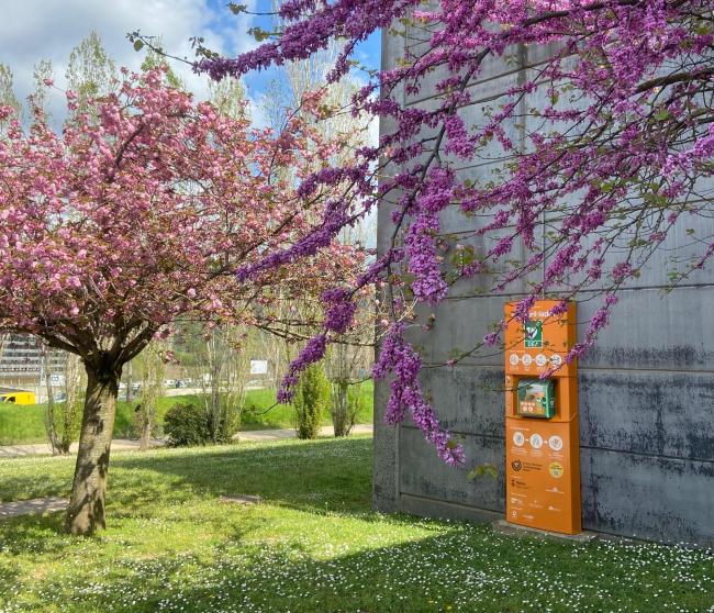 columna de DEA fixe renovada del programa Girona, territori cardioprotegit