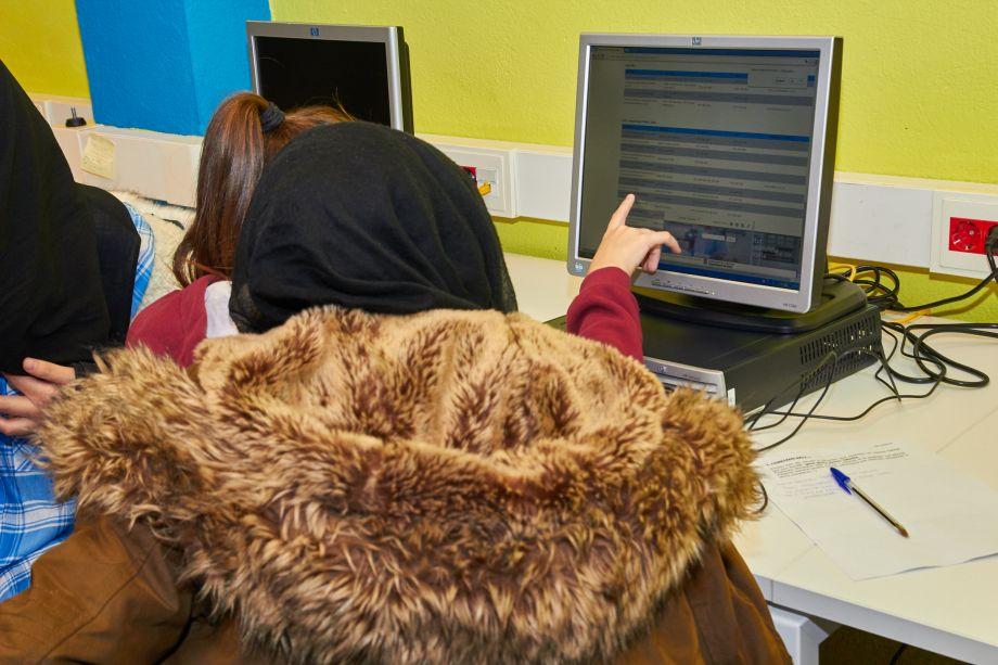 Dues joves participant en el VIP Jove de l’Ajuntament de Salt. Fotògrafa: Mònica Sala