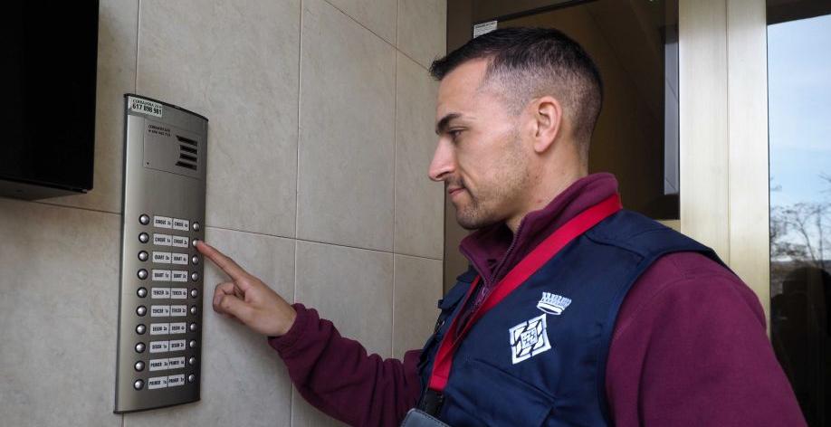 Imatge d'arxiu de visita a domicili. Sarrià de Ter